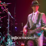 huey-lewis-at-irving-plaza-14